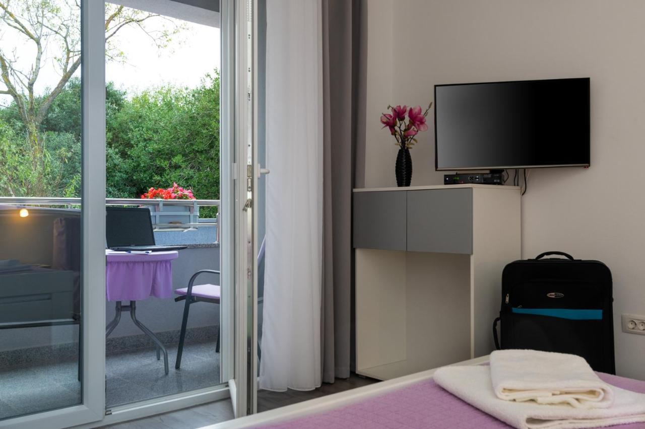 Apartments Greta & Ivona Пула Екстериор снимка