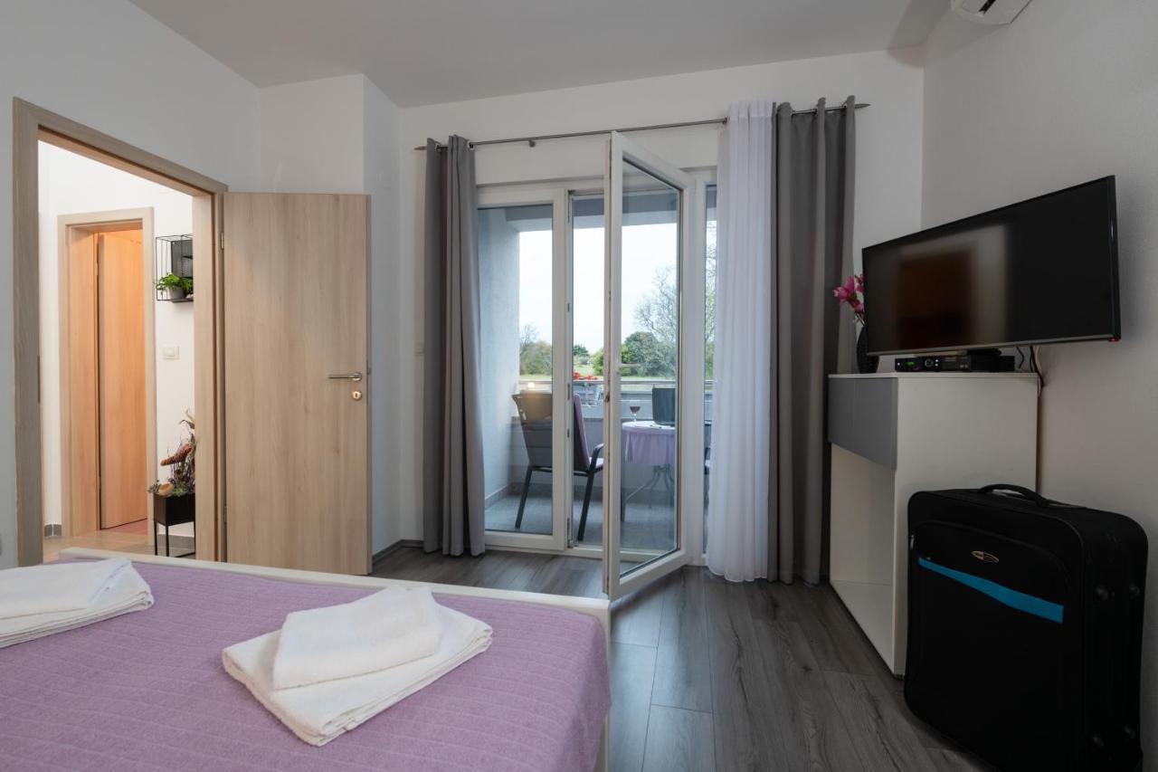 Apartments Greta & Ivona Пула Екстериор снимка