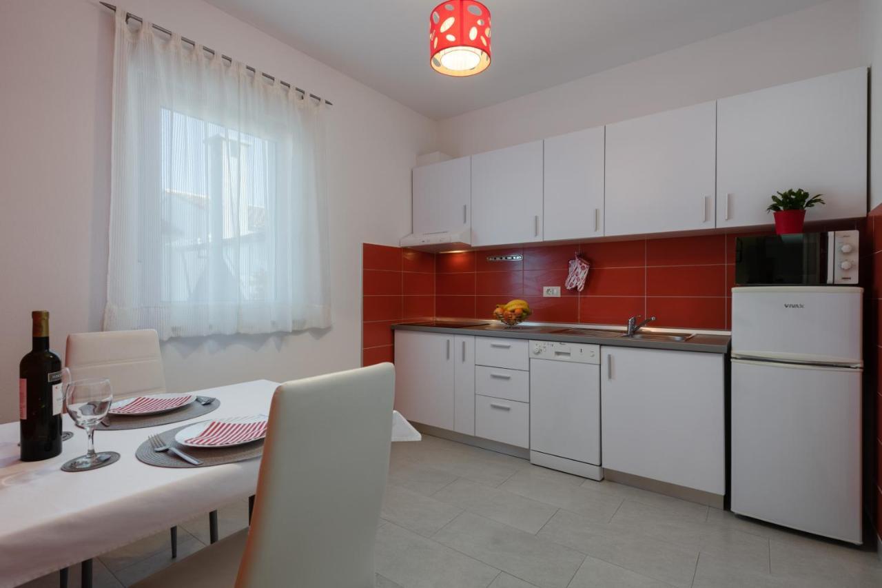 Apartments Greta & Ivona Пула Екстериор снимка