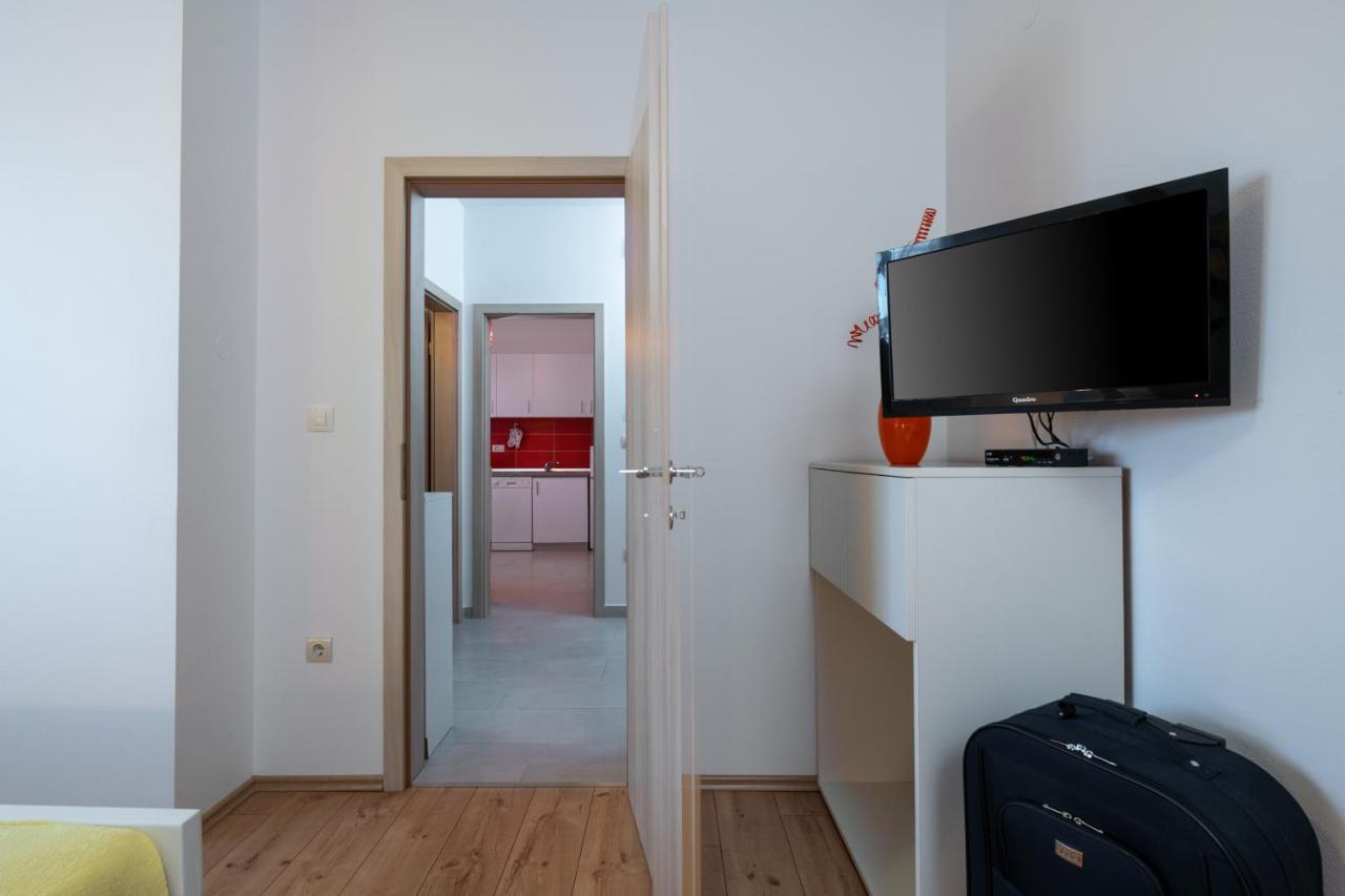 Apartments Greta & Ivona Пула Екстериор снимка