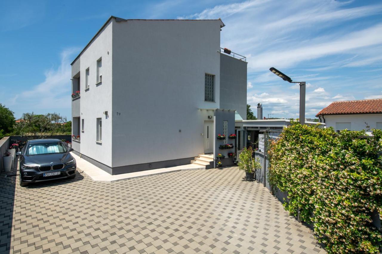 Apartments Greta & Ivona Пула Екстериор снимка